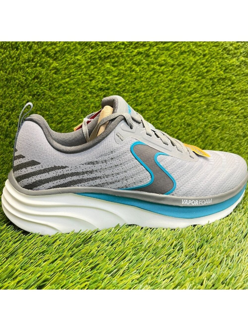 Skechers D'Lux Vapor Gallor Mens Size 9 Gray Athletic Running Shoes Sneakers